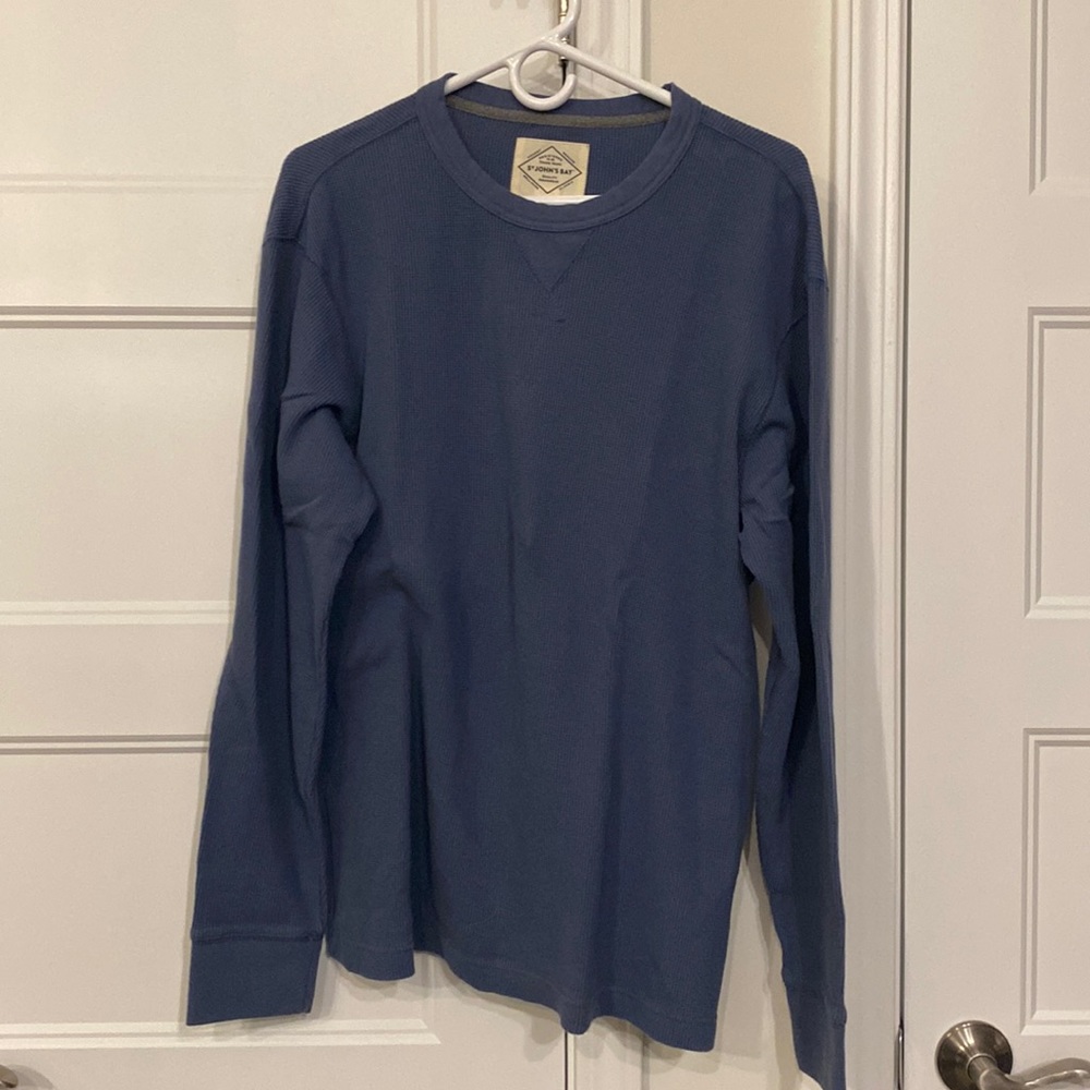 St. John’s bay blue crewneck sweater with Henly like texture